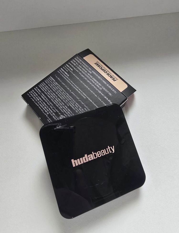 Huda Beauty Easy Baking Aerbrush Matte Powder Pressed Peach Cupcake