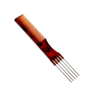 Fork personalized for dyeing hair comb