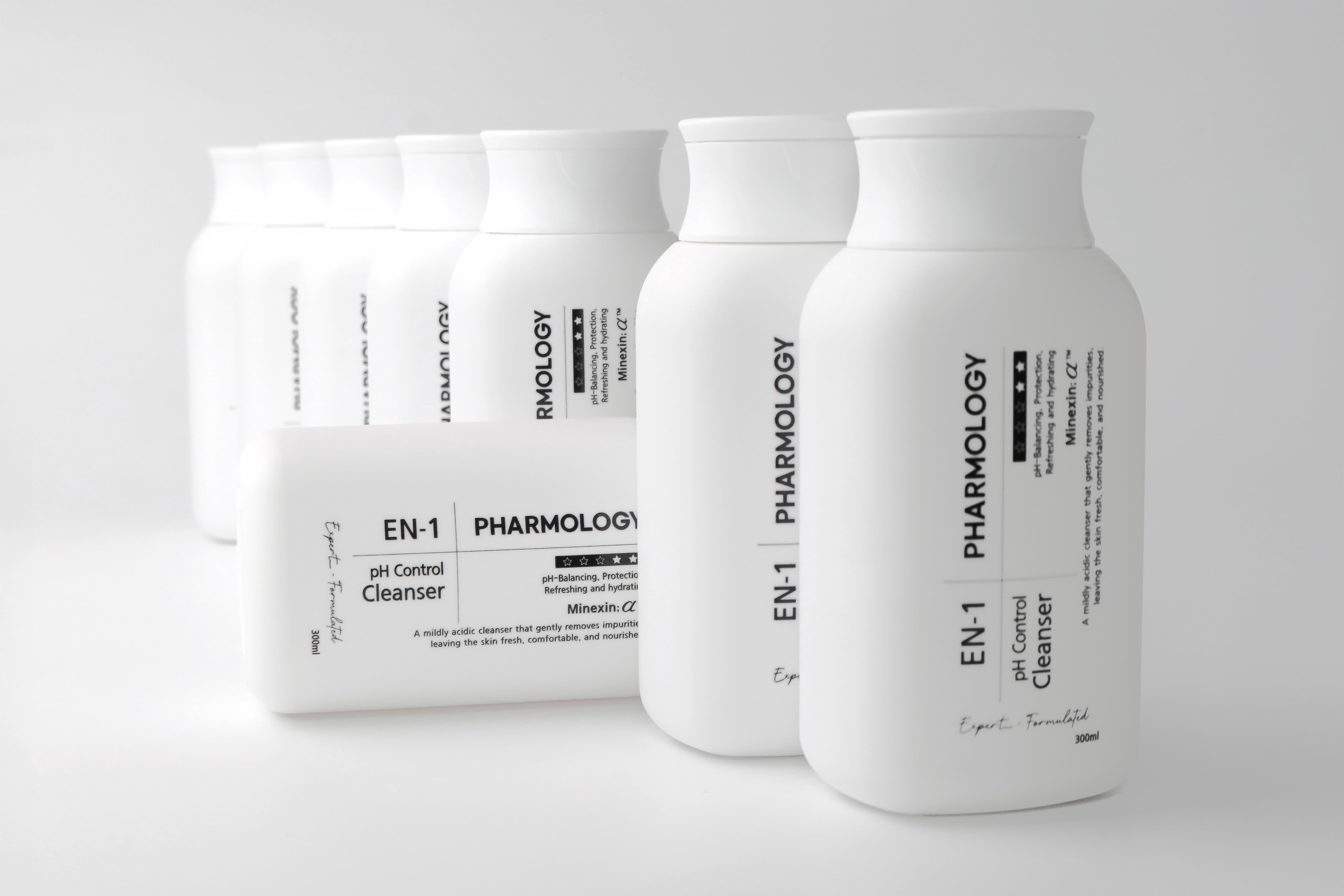 Pharmology PH Control Cleanser – Gentle Purifying &amp; Barrier-Strengthening Wash