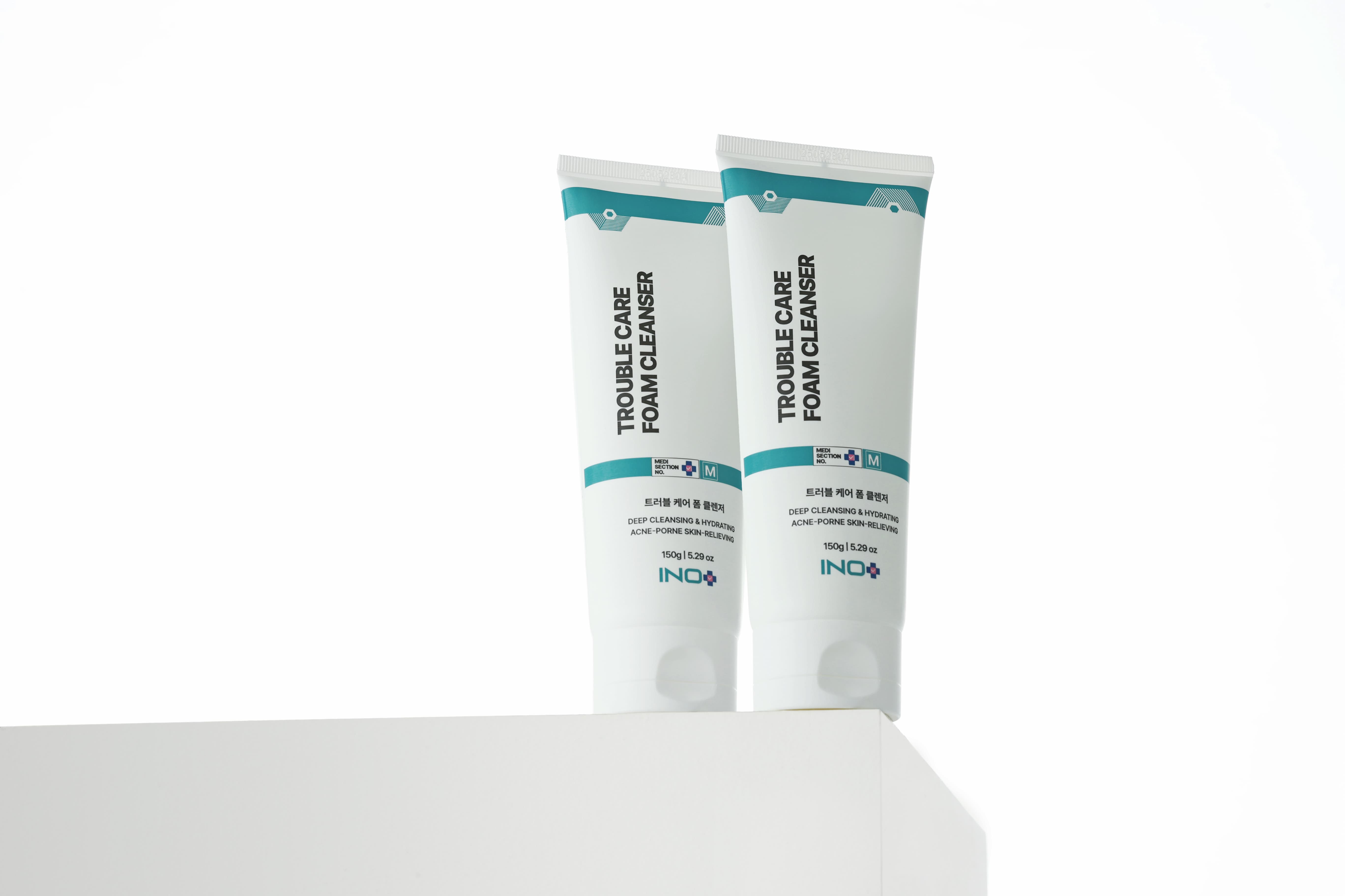 Pore-clearing cleansing foam