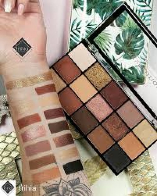 makeup revolution reloaded palette in rose velvet